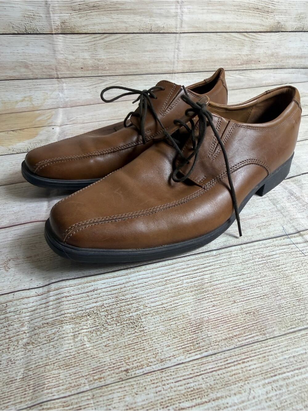 Clarks Tilden Walk Oxfords. Brown leather. Size 12.